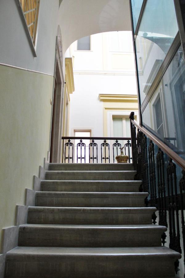 Dimora De Brado Bed & Breakfast Trani Exterior photo
