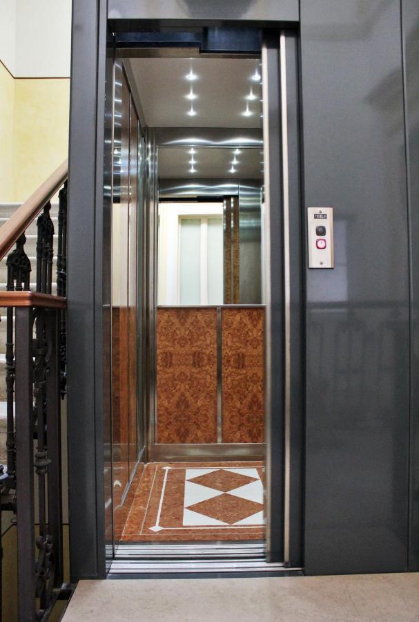 Dimora De Brado Bed & Breakfast Trani Exterior photo